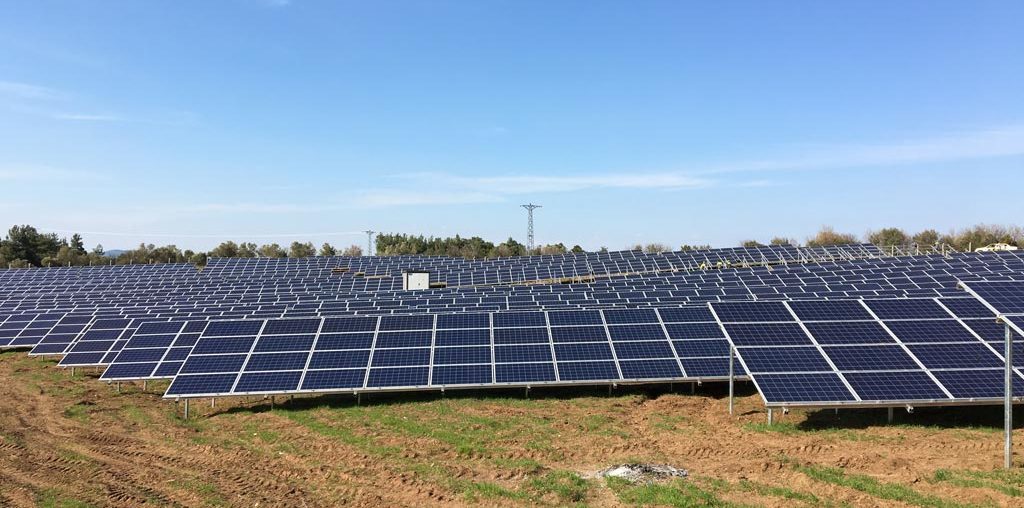 Güneş Enerjisi Tarlası